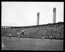 Fotografia "Futebol - jogo Botafogo x Curação" ([Local n/d] , [Data n/d]) [negativo]. / Fotógrafo(a): S. Coelho.  -- ITEM-0007.