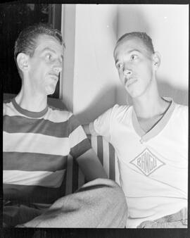 Fotografia "Futebol - R.J. (equipe do Bangú - 1952), Esportes" ([Local n/d] , 1952) [negativo]. / Fotógrafo(a): Equipe.  -- ITEM-0001.