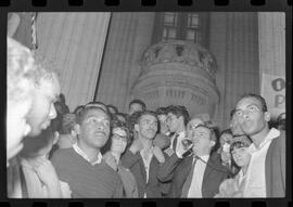 Fotografia "Conflitos' Conflitos - Passeatas - Polícia militar agride povo na Leopoldina - á favor das reformas de bases" ([Local n/d] , 1963) [negativo]. / Fotógrafo(a): Paulo; Venê; André; Alvaro; Pinto.  -- ITEM-0072.