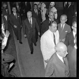 Fotografia "Banquete' oferecido por 'UH' ao Sr. Lúcio Meira, Almirante que foi escolhido o 'Homem do Ano'" ([Local n/d] , [Data n/d]) [negativo]. / Fotógrafo(a): Equipe.  -- ITEM-0090.