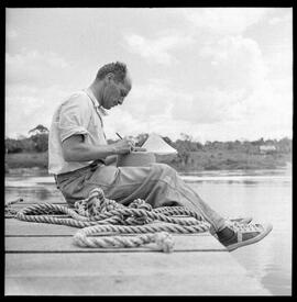 Fotografia "Índios - Brasil (em geral), Reportagem Geral" ([Local n/d] , [Data n/d]) [negativo]. / Fotógrafo(a): Equipe.  -- ITEM-0004.