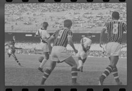 Fotografia "Jogos Campeonato Carioca; 'CAMPEONATO CARIOCA DE 1963' de PROFISSIONAIS (1º Turno) Jogos Vasco x Fluminense (3 x 1) Botafogo x Canto do Rio (3 x 0) America x Madureira (5 x 2) e Olaria x Portuguesa, Reportagem de Esporte" ([Local n/d] , 1963) [negativo]. / Fotógrafo(a): Equipe.  -- ITEM-0095.