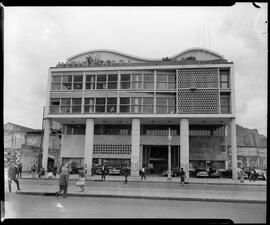 Fotografia "Última Hora' (edifício) fachada, Reportagem Geral" ([Local n/d] , [Data n/d]) [negativo]. / Fotógrafo(a): Equipe.  -- ITEM-0003.