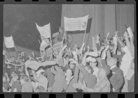 Fotografia "Conflitos' Conflitos - Passeatas - Polícia militar agride povo na Leopoldina - á favor das reformas de bases" ([Local n/d] , 1963) [negativo]. / Fotógrafo(a): Paulo; Venê; André; Alvaro; Pinto.  -- ITEM-0004.