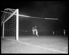 Fotografia "Esporte - Futebol" ([Local n/d] , [Data n/d]) [negativo]. / Fotógrafo(a): [Autoria n/d].  -- ITEM-0001.