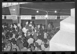 Fotografia "FESTIVAL BRASILEIRO DE ESCRITORES' FESTIVAL DE ESCRITTORES [ESCRITORES] (Preparativos) Com a presença do escritor Viriato Corrêa)" ([Local n/d] , 1963) [negativo]. / Fotógrafo(a): Pedro; Venê.  -- ITEM-0005.