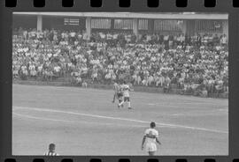 Fotografia "Campeonato Carioca de Profissionais de 63 (1° Turno) Esporte - jogo Fluminense (1 x 0) Bonsucesso" ([Local n/d] , 1963) [negativo]. / Fotógrafo(a): Democrito.  -- ITEM-0005.