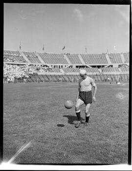 Fotografia "Futebol - Chile" ([Local n/d] , [Data n/d]) [negativo]. / Fotógrafo(a): [Autoria n/d].  -- ITEM-0008.