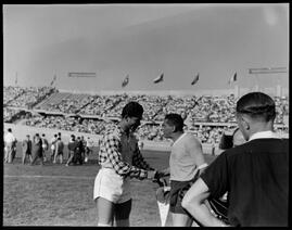 Fotografia "Futebol, treino do Selecionado Brasileiro no Chile" ([Local n/d] , [Data n/d]) [negativo]. / Fotógrafo(a): [Autoria n/d].  -- ITEM-0017.