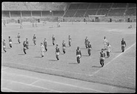 Fotografia "Futebol - R.J. (Equipe do Fluminense, 1952), Seção: Esportes" ([Local n/d] , 1952) [negativo]. / Fotógrafo(a): Equipe.  -- ITEM-0034.