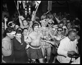 Fotografia "Carnaval (1954) (Diversos)" ([Local n/d] , 1954) [negativo]. / Fotógrafo(a): Equipe.  -- ITEM-0001.