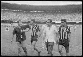 Fotografia "Futebol - R.J. (Campeonato Carioca - Jogo Botafogo x Fluminense), Seção: Esportes" ([Local n/d] , [Data n/d]) [negativo]. / Fotógrafo(a): Equipe.  -- ITEM-0134.