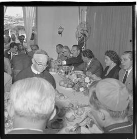 Fotografia "Usina Hidrelétrica Presidente João Goulart' Jango em Bom Jesus da Lapa (baía) por ocasião da inauguração da Uzina [Usina] Hidrelétrica 'Presid. Jango'" ([Local n/d] , 1963) [negativo]. / Fotógrafo(a): Neville.  -- ITEM-0018.