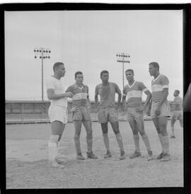 Fotografia "Olaria A.C.' Reportagem sobre o treino do Olaria" ([Local n/d] , 1963) [negativo]. / Fotógrafo(a): Demócrito Bezerra.  -- ITEM-0005.