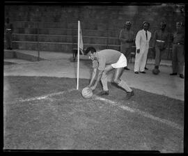 Fotografia "Futebol - treino do Flamengo e Botafogo" ([Local n/d] , [Data n/d]) [negativo]. / Fotógrafo(a): Paes Leme.  -- ITEM-0003.