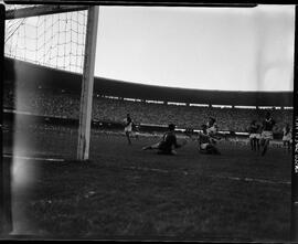 Fotografia "Esporte Futebol - Vasco x Palmeiras" ([Local n/d] , [Data n/d]) [negativo]. / Fotógrafo(a): [Autoria n/d].  -- ITEM-0002.