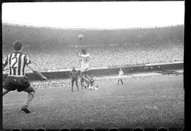 Fotografia "Futebol - R.J. (Campeonato Carioca - Jogo Botafogo x Fluminense), Seção: Esportes" ([Local n/d] , [Data n/d]) [negativo]. / Fotógrafo(a): Equipe.  -- ITEM-0116.