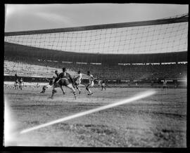 Fotografia "Futebol - equipe e jogo: Fluminense x Bangú" ([Local n/d] , [Data n/d]) [negativo]. / Fotógrafo(a): Equipe.  -- ITEM-0010.