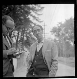 Fotografia "DIA DO PRESIDENTE' Dia do Presidente Palácio das Laranjeiras com diversas autoridades do país no Palácio Laranjeiras), Reportagem de Jonas" ([Local n/d] , 1963) [negativo]. / Fotógrafo(a): Alvaro.  -- ITEM-0006.