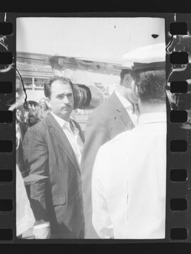 Fotografia "Galeão - Chegadas JK e outros e o comerciante Mario Giglio. vinda da Itália)" ([Local n/d] , 1963) [negativo]. / Fotógrafo(a): Setorista; Fonseca.  -- ITEM-0002.