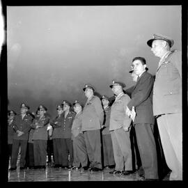 Fotografia "Visita do Ministro da Guerra ao Monumento dos Pracinhas" ([Local n/d] , [Data n/d]) [negativo]. / Fotógrafo(a): Ferreira.  -- ITEM-0006.