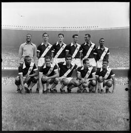 Fotografia "Futebol - RJ (equipe do Vasco da Gama), Esportes" ([Local n/d] , [Data n/d]) [negativo]. / Fotógrafo(a): Equipe.  -- ITEM-0025.