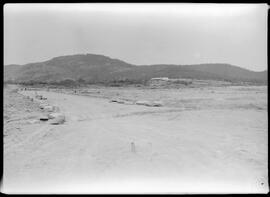 Fotografia "Reportagem sobre o sertão carioca - diversas vistas - agricultura" ([Local n/d] , [Data n/d]) [negativo]. / Fotógrafo(a): Oswaldo Matos.  -- ITEM-0012.