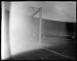 Fotografia "Esporte - Flamengo x Vasco" ([Local n/d] , [Data n/d]) [negativo]. / Fotógrafo(a): Equipe.  -- ITEM-0010.