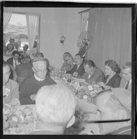 Fotografia "Usina Hidrelétrica Presidente João Goulart' Jango em Bom Jesus da Lapa (baía) por ocasião da inauguração da Uzina [Usina] Hidrelétrica 'Presid. Jango'" ([Local n/d] , 1963) [negativo]. / Fotógrafo(a): Neville.  -- ITEM-0001.