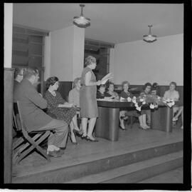 Fotografia "LIGA FEMININA' Reunião na ABI, Reportagem de Silvio Paixão" ([Local n/d] , 1963) [negativo]. / Fotógrafo(a): Alvaro.  -- ITEM-0004.