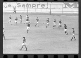 Fotografia "Campeonato Carioca de Profissionais de 63 (1° Turno) Esporte - jogo Fluminense (1 x 0) Bonsucesso" ([Local n/d] , 1963) [negativo]. / Fotógrafo(a): Democrito.  -- ITEM-0085.