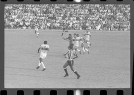 Fotografia "Campeonato Carioca de Profissionais de 63 (1° Turno) Esporte - jogo Fluminense (1 x 0) Bonsucesso" ([Local n/d] , 1963) [negativo]. / Fotógrafo(a): Democrito.  -- ITEM-0095.