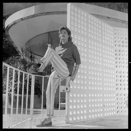 Fotografia "Tônia Carrero (teatro), Reportagem Geral" ([Local n/d] , [Data n/d]) [negativo]. / Fotógrafo(a): Equipe.  -- ITEM-0002.