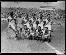 Fotografia "Futebol - RJ (equipe do Vasco da Gama), Esportes" ([Local n/d] , [Data n/d]) [negativo]. / Fotógrafo(a): Equipe.  -- ITEM-0035.