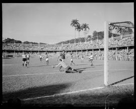 Fotografia "Futebol - Copa Rio" ([Local n/d] , [Data n/d]) [negativo]. / Fotógrafo(a): Ângelo.  -- ITEM-0002.