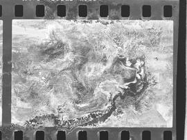 Fotografia "Vista Geral da 'INVERNADA DE OLARIA" ([Local n/d] , 1963) [negativo]. / Fotógrafo(a): Ribeiro.  -- ITEM-0015.