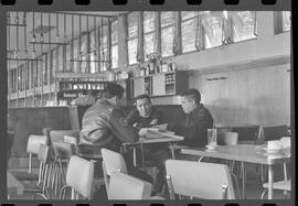 Fotografia "Rep. pelo SUL DO BRASIL (ESPECIAL); 'REPORTAGEM ESPECIAL DE 'UH' 'CONTRABANDO DE ARMAS, Em S. PAULO, SANTA CATARINA, RIO GRANDE DO SUL ETC...' Reportagem feita pela equipe de 'UH'), Reportagem de Amado Ribeiro" ([Local n/d] , 1963) [negativo]. / Fotógrafo(a): Paulo Reis.  -- ITEM-0060.