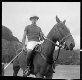 Fotografia "Golfe - Rio de Janeiro (em geral), Reportagem Geral" ([Local n/d] , [Data n/d]) [negativo]. / Fotógrafo(a): Equipe.  -- ITEM-0006.