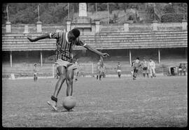 Fotografia "Futebol - R.J. (Equipe do Fluminense, 1952), Seção: Esportes" ([Local n/d] , 1952) [negativo]. / Fotógrafo(a): Equipe.  -- ITEM-0029.