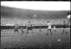 Fotografia "Futebol - R.J. (Campeonato Carioca - Jogo Botafogo x Fluminense), Seção: Esportes" ([Local n/d] , [Data n/d]) [negativo]. / Fotógrafo(a): Equipe.  -- ITEM-0125.