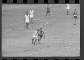 Fotografia "Campeonato Carioca de Profissionais de 63 (1° Turno) Esporte - jogo Fluminense (1 x 0) Bonsucesso" ([Local n/d] , 1963) [negativo]. / Fotógrafo(a): Democrito.  -- ITEM-0088.