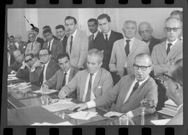 Fotografia "CPI [QUE] INVESTIGA ORGANISMO DE PRESSÃO AO CONGRESSO' C.P.I. Depoimento de Carlos Lacerda, Reportagem de Nelson Silva" ([Local n/d] , 1963) [negativo]. / Fotógrafo(a): Paulo Reis.  -- ITEM-0025.