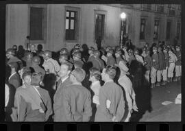 Fotografia "Conflitos' Conflitos - Passeatas - Polícia militar agride povo na Leopoldina - á favor das reformas de bases" ([Local n/d] , 1963) [negativo]. / Fotógrafo(a): Paulo; Venê; André; Alvaro; Pinto.  -- ITEM-0038.