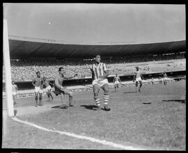 Fotografia "Torneio - início" ([Local n/d] , [Data n/d]) [negativo]. / Fotógrafo(a): [Autoria n/d].  -- ITEM-0005.