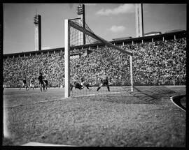 Fotografia "Esporte em São Paulo" ([Local n/d] , 1951) [negativo]. / Fotógrafo(a): Contursi.  -- ITEM-0001.