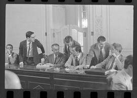 Fotografia "CPI QUE INVESTIGA ORGANISMO DE PRESSÃO AO CONGRESSO BRASILEIRO' Assembléia - CPI - Depoimentos de Santos Vallis e Dante Pelacani, Reportagem de Nelson Silva" ([Local n/d] , 1963) [negativo]. / Fotógrafo(a): Paulo Reis.  -- ITEM-0012.