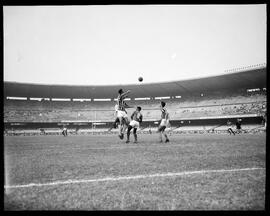 Fotografia "Esporte - Futebol América x Botafogo" ([Local n/d] , [Data n/d]) [negativo]. / Fotógrafo(a): Domingos.  -- ITEM-0010.