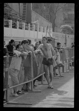 Fotografia "FLUMINENSE F.C.' Treino do Fluminense, Reportagem de Esporte" ([Local n/d] , 1963) [negativo]. / Fotógrafo(a): Democrito.  -- ITEM-0008.