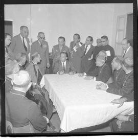 Fotografia "Usina Hidrelétrica Presidente João Goulart' Jango em Bom Jesus da Lapa (baía) por ocasião da inauguração da Uzina [Usina] Hidrelétrica 'Presid. Jango'" ([Local n/d] , 1963) [negativo]. / Fotógrafo(a): Neville.  -- ITEM-0013.