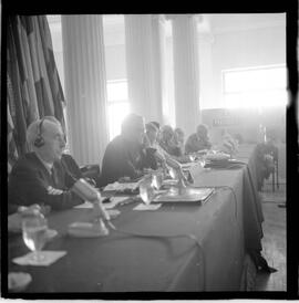 Fotografia "CONGR. INTER. DA FAMÍLIA; 'CONGRESSO INTERNACIONAL DA FAMÍLIA' Inauguração do Congresso Internacional da Família no Hotel Glória tendo usado da palavra o Prof. Heli Menegale, representante do Presidente JG.)" ([Local n/d] , 1963) [negativo]. / Fotógrafo(a): Rodolfo.  -- ITEM-0009.